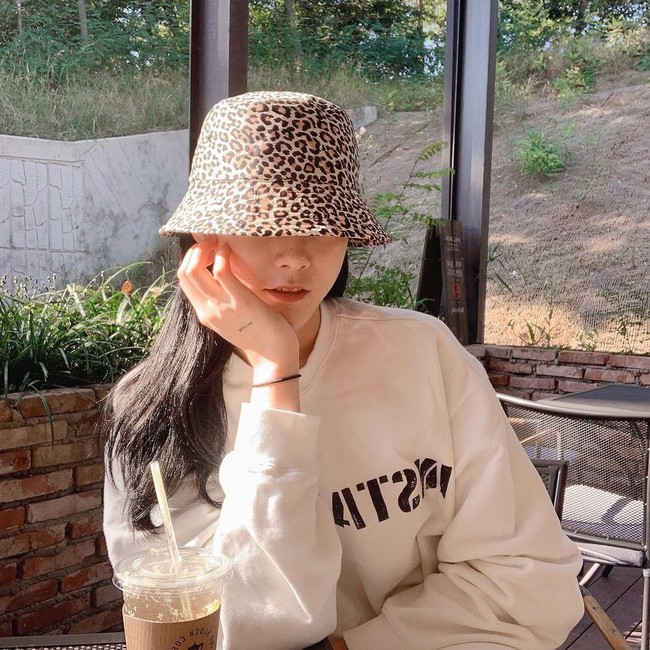 Lee Da Young pun menjadi bagian dari tim voli wanita yang memenangkan emas di Asian Games 2014 yang digelar di Korea Selatan. Sedangkan untuk Asian Games di Jakarta-Palembang, ia dan tim menyumbang perunggu. Foto: Instagram @davely___j