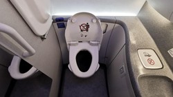 Penumpang Ini Bikin Delayed 6 Jam Karena Rusak Toilet Pesawat