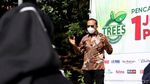 Menghijaukan Kota Depok Lewat Menanam Pohon