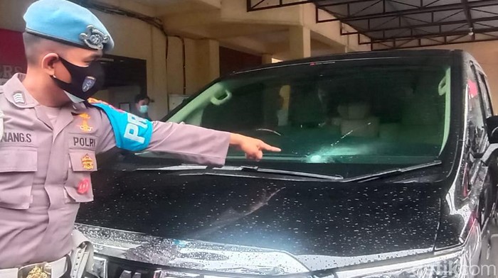 Mobil bos pabrik tekstil yang ditembaki di Solo, Rabu (2/12/2020).