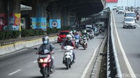 Menurut para seniman, mural yang akan menghiasi 100 tiang jalan tol akan dikerjakan dalam waktu 10 hari.  