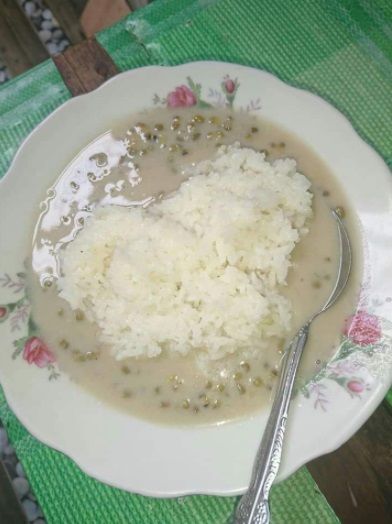 Kombinasi Nasi yang Aneh