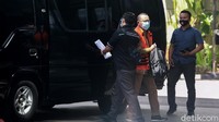 Keduanya tampak datang secara bergantian di gedung KPK, Jakarta, Jakarta, Rabu (2/12/2020) untuk mengikuti sidang lanjutan secara virtual.
