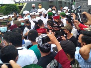 Mengapa Laskar FPI Berkeras Tolak Polisi Masuki Gang Rumah HRS?