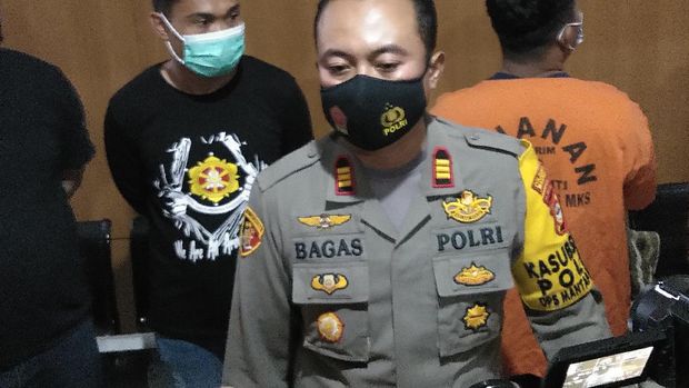Polisi Tangkap Pembusur Massa Tolak HRS di Makassar