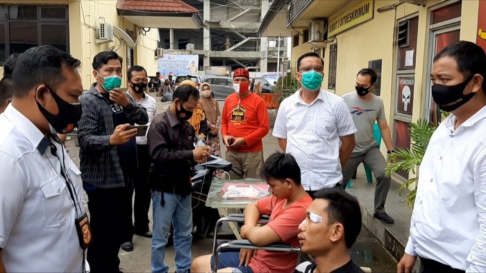 Polisi tembak 2 pria terduga jambret di Palembang (Raja Adil-detikcom)