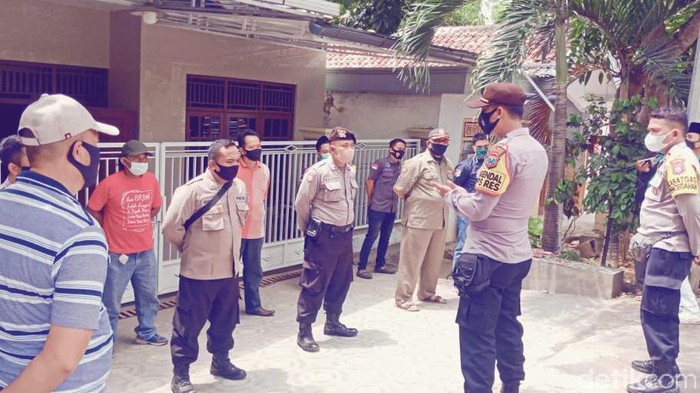 polres pamekasan siaga di rumah ibunda mahfud md