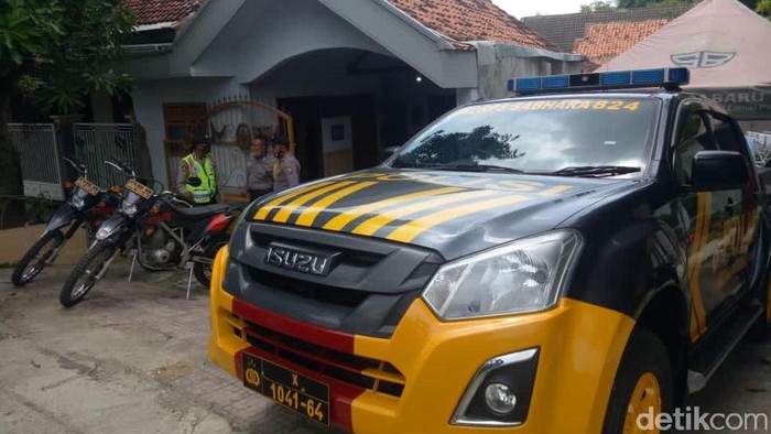 polres pamekasan siaga di rumah ibunda mahfud md