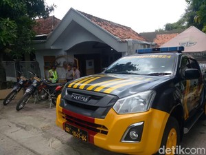 Polisi Masih Jaga Rumah Ibunda Mahfud Md yang Sempat Didatangi Massa