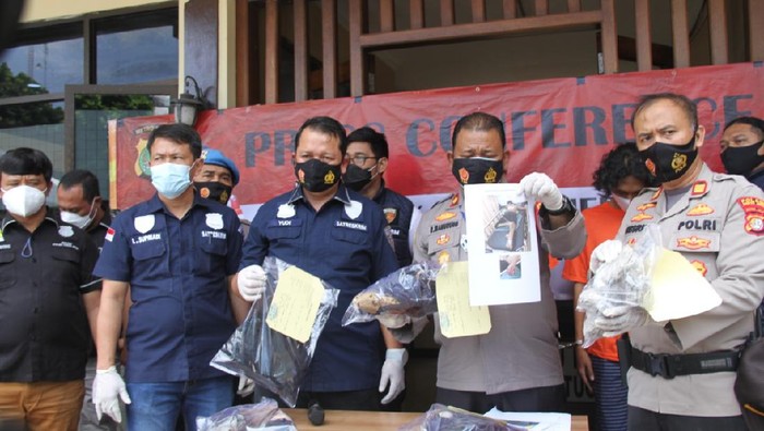 Polsek Kebon Jeruk tangkap pelaku tawuran bersenjata air keras.