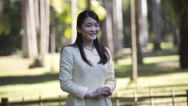 Japan's Princess Mako visits the Botanical Gardens in Rio de Janeiro, Brazil, Wednesday, July 18, 2018. Mako is in Brazil to take part in celebrations marking the 110th anniversary of Japanese immigration to Latin America's largest country. (AP Photo/Silvia Izquierdo)