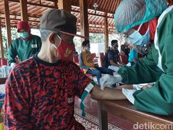 Saat Gibran-Teguh dan Bajo Sama-sama Gelar Rapid Test Buat Saksi