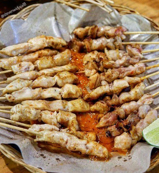 5 Warung Sate Taichan yang Jadi Tempat Nongkrong Milenial