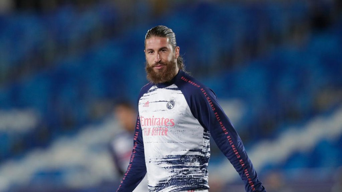 Sergio Ramos dikaitkan dengan MU usai resmi meninggalkan Real Madrid. (Foto: Gonzalo Arroyo Moreno/Getty Images)