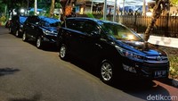 Pantauan detikcom di Jalan Widya Chandra V No 26, Jakarta Selatan, sudah terlihat enam mobil dari tim penyidik KPK. Mobil ini sudah berada di lokasi sejak pukul 16.30 WIB, Rabu (2/12/2020). Sebelumnya, tim penyidik KPK melakukan penggeledahan di sejumlah terkait kasus korupsi ekspor benur yang menjerat Edhy Prabowo dkk. Kemarin KPK menggeledah tiga tempat di Bekasi, Jawa Barat. Karin Nur Secha/detikcom.