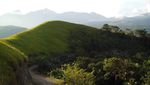 Foto: Sunset Terbaik dari Danau Sentani, Ada di Bukit Ini