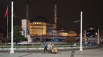 Turki Berlakukan Jam Malam, Istanbul Sunyi