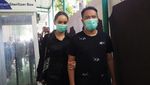 Potret Kalina Setia Temani Vicky Prasetyo di Pengadilan