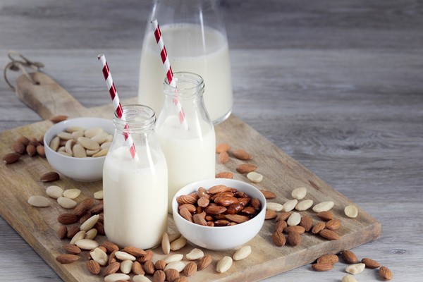 7 Manfaat Susu Almond, Turunkan Berat Badan hingga Sehatkan Jantung