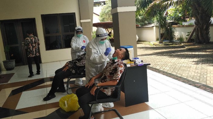 anggota dprd lamongan tes swab