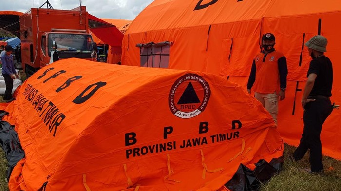 Bantuan Tenda BPBD untuk Korban Semeru