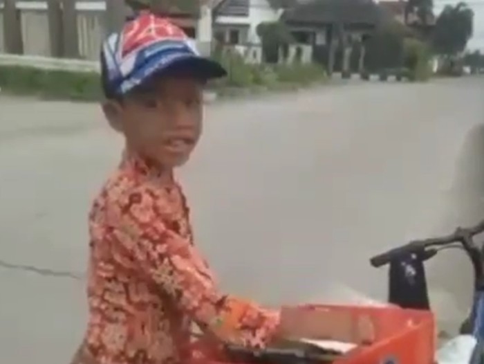 bocah jualan gorengan Bocah Kelas 3 SD Jualan Gorengan