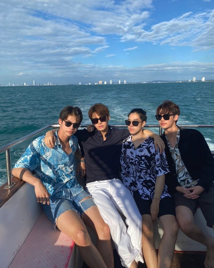 F4 Thailand liburan bareng. F4 Thailand liburan bareng.
