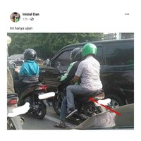 Kira-kira gimana ya perasaan si abang gojek pas dipeluk dari belakang sama penumpangnya kayak gini? Foto: Instagram/@lambeonlen