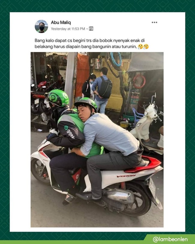 Kayaknya penumpangnya habis nggak tidur nih tadi malam. Tidurnya sampai nyenyak banget gitu. Kasihan deh abang gojeknya yang duduknya sampai maju banget. Foto: Instagram/@lambeonlen