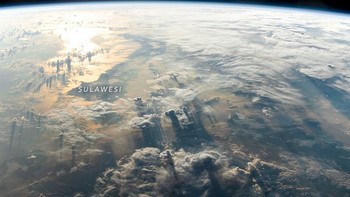 Foto NASA pada 19 Mei 2019 menampakkan Pulau Sulawesi yang indah dari atas diselimuti awan dan lengkungan Planet Bumi. Foto: NASA