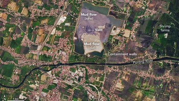 Foto pada 11 Juni 2019 dari NASA ini menampakkan perkembangan lumpur di Sidoarjo. Foto: NASA