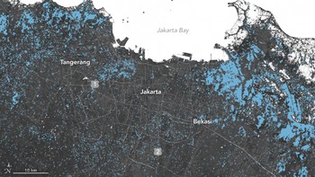 Kadang bentuknya bukan foto tapi peta untuk analisis, seperti yang ditampilkan oleh NASA saat banjir Jakarta pada tanggal 2 Januari 2020 ini. Foto: NASA