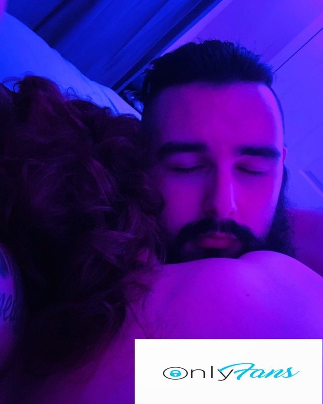 Gary mengungkapkan bahwa kehidupan seks dengan Almeda sangat memuaskan. Gary selalu memuji dan memuja sang istri yang usianya lebih tua 53 tahun itu. ,Foto: Instagram