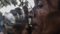 Di balik semua perbedaan cara pandang akan sopi, kehadiran minuman olahan tradisional itu telah memperkaya ragam warisan budaya tanah air yang akan dilestarikan.  