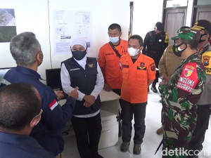 Gubernur Khofifah Pastikan Kelengkapan EWS Gunung Semeru