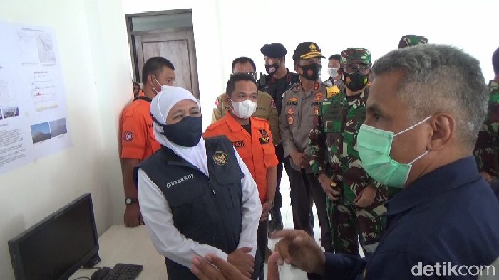 gubernur khofifah cek kondisi gunung semeru