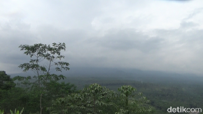 gubernur khofifah pantau situasi gunung semeru