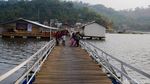 Potret Jembatan Bucin, Spot Foto Hits di Bandung Barat