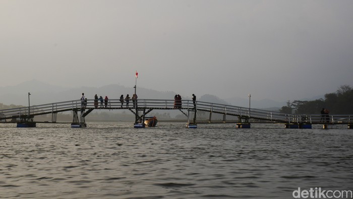 Jembatan Bucin di  Bandung Barat