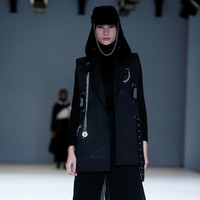 Desainer Jenahara menampilkan koleksi busana tema Academia di Jakarta Fashion Week 2021. Foto: JFW 2021.