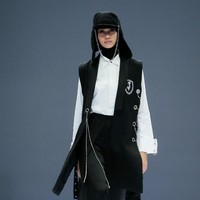 Desainer Jenahara menampilkan koleksi busana tema Academia di Jakarta Fashion Week 2021. Foto: JFW 2021.