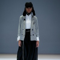 Desainer Jenahara menampilkan koleksi busana tema Academia di Jakarta Fashion Week 2021. Foto: JFW 2021.