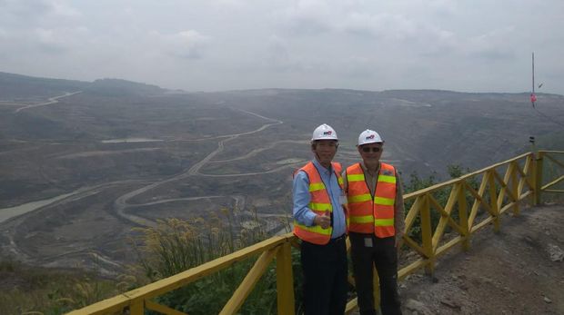 Lo Kheng Hong mengunjungi tambang batu bara PT Bumi Resources Tbk pada 2018 (Dok Pribadi Lo Kheng Hong)