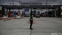 Tol Pekanbaru-Dumai mulai dikenakan tarif pada 10 November 2020, pukul 00.00 WIB. Hal tersebut ditetapkan berdasarkan Keputusan Menteri Pekerjaan Umum dan Perumahan Rakyat (PUPR) No. 1525/KPTS/M/2020 yang ditetapkan tanggal 22 Oktober 2020 tentang penyesuaian Tarif Tol pada Ruas Pekanbaru-Dumai.