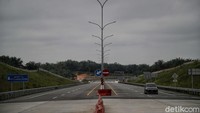 Seksi 4 Kandis Utara-Duri Selatan (26,5 km), Seksi 5 Duri Setalan-Duri Utara (29,54km), dan Seksi 6 (Duri Utara-Dumai (25,05km)..
