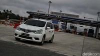 Sebagai informasi, jalan tol ini diresmikan secara virtual untuk pertama kalinya di Indonesia oleh Presiden Jokowi.