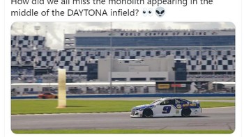 Muncul di arena Nascar. Foto: Twitter