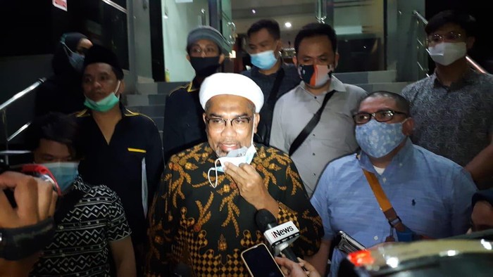 Ngabalin laporkan eks Staf KSP dan pengamat politik ke Polda Metro Jaya.
