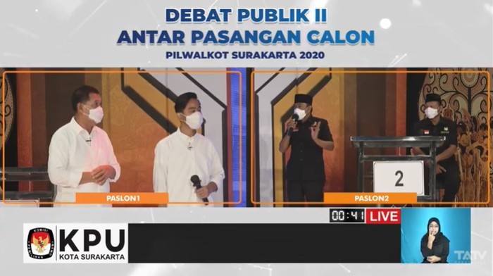 Paslon Gibran-Teguh dan Bajo saat debat pamungkas Pilkada Solo, Kamis (3/12/2020)