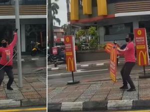 Heboh! Demi Gaet Pembeli, Pegawai McD Joget di Pinggir Jalan